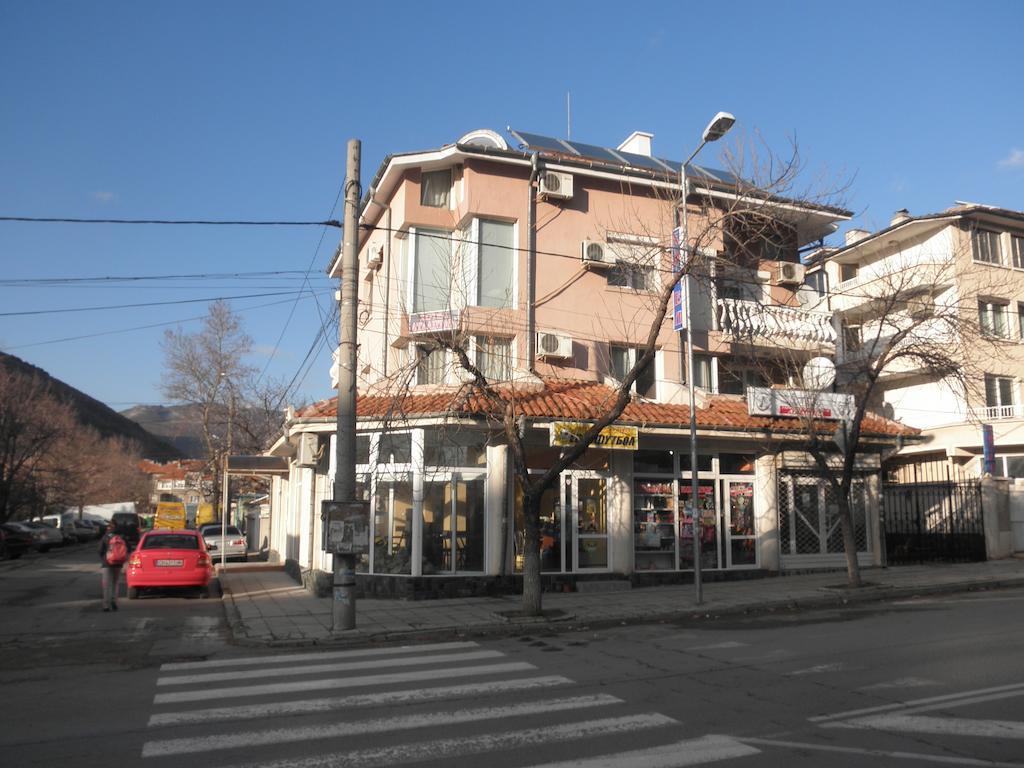 Hotel Atlantic Szliven Kültér fotó
